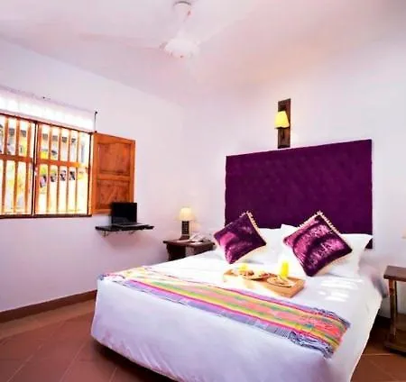 Hotel Boutique Carretas 3*