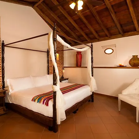 Hotel Boutique Carretas 3*